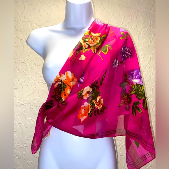 BUNDLE VINTAGE SCARFS MYSTERY BOX 10 VINTAGE SCARFS - Picture 1 of 9